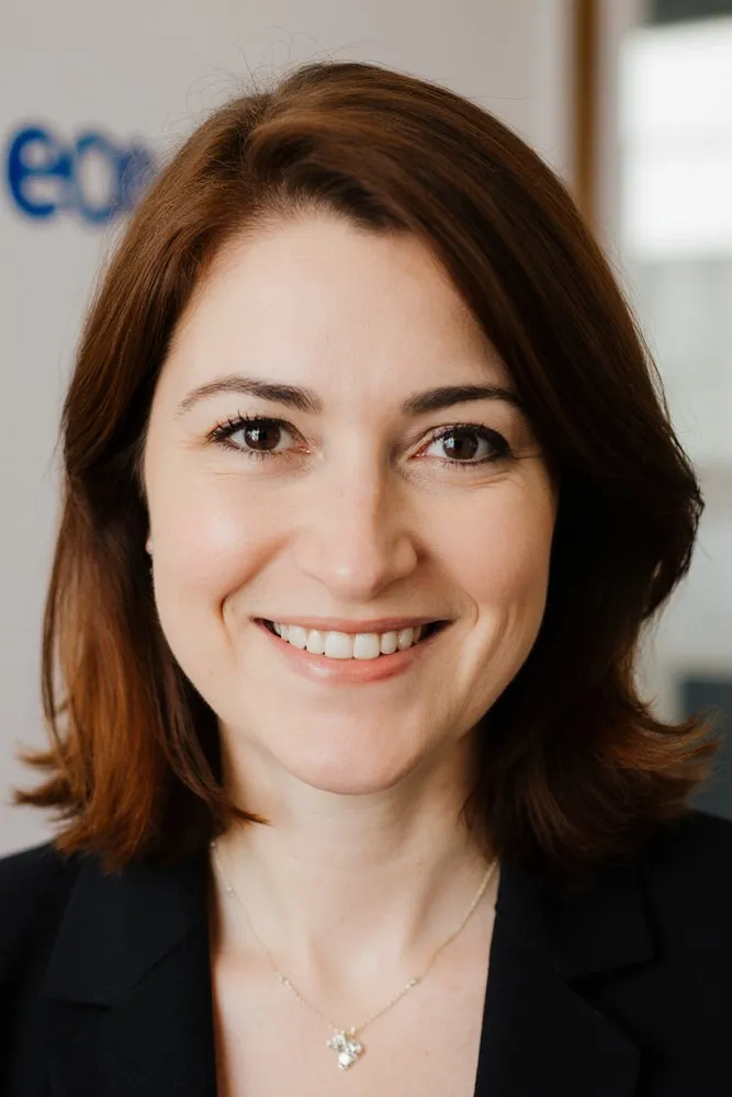 Portrait of Dr. Mariana Costa, AI Super Mentor