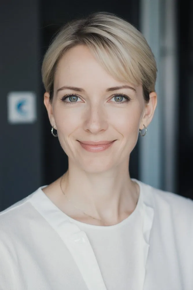 Portrait of Dr. Silvia Moretti, AI Super Mentor